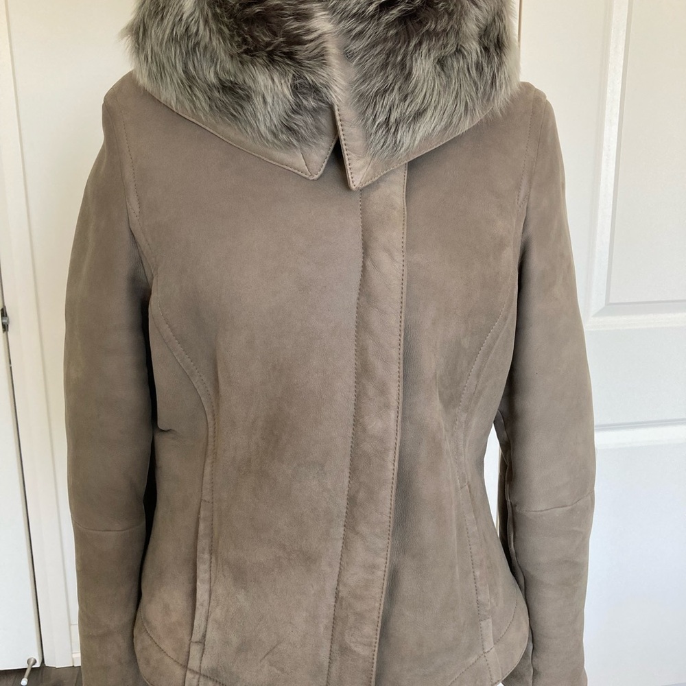 Elegant Gray Fur-Trimmed Women's Jacket